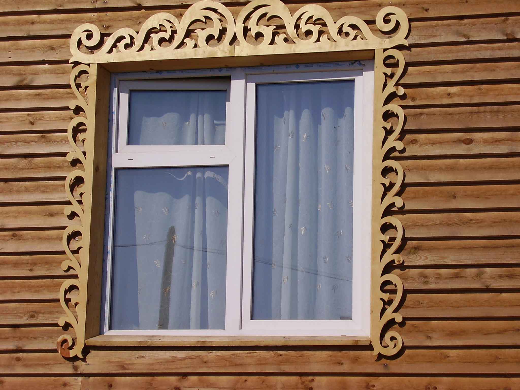 Деревянные наличники на окна – резные узоры для обрамления окон