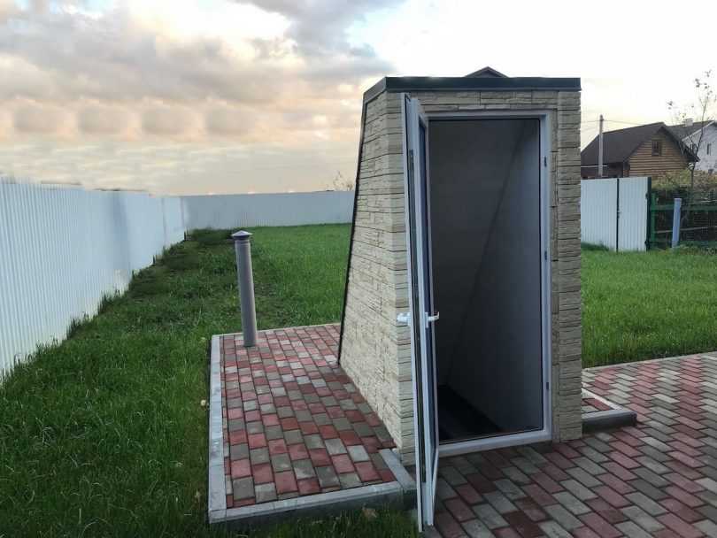 Как скрыть неприглядные постройки на приусадебном участке
