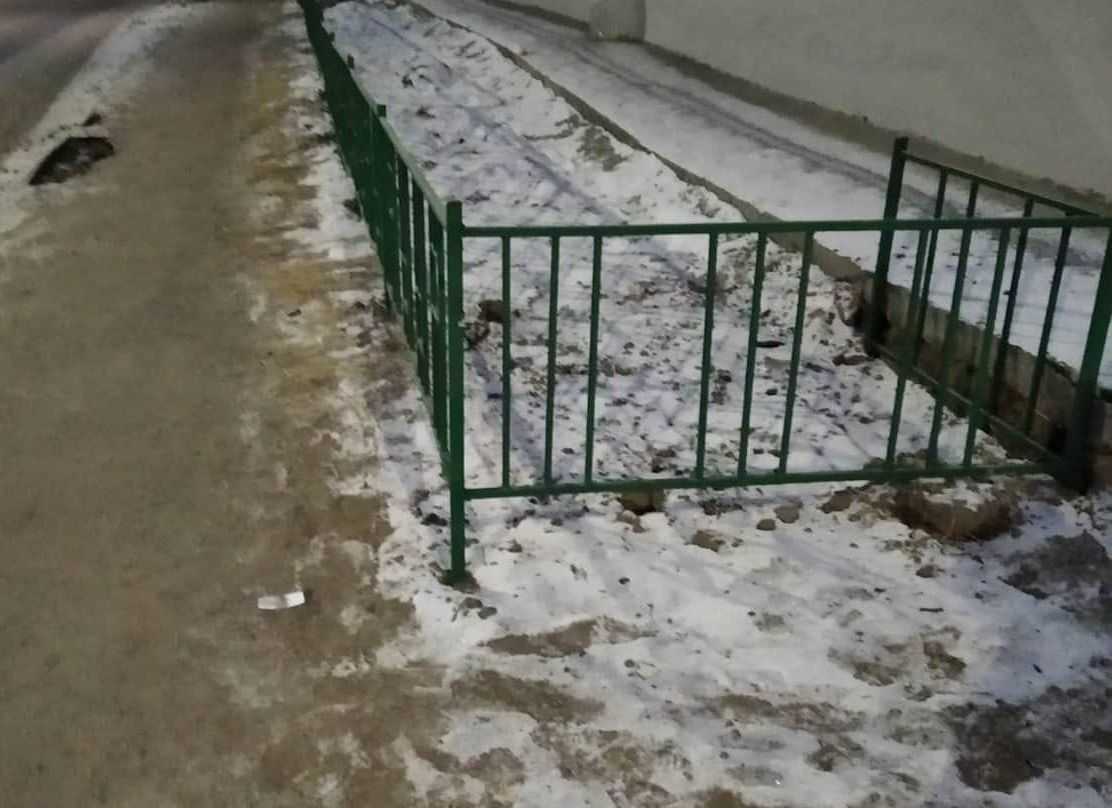 Допустимая высота забора между соседями в частном доме.